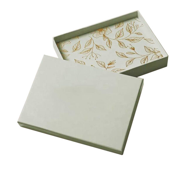 定制两件式硬质礼品盒，内衬带印刷图案